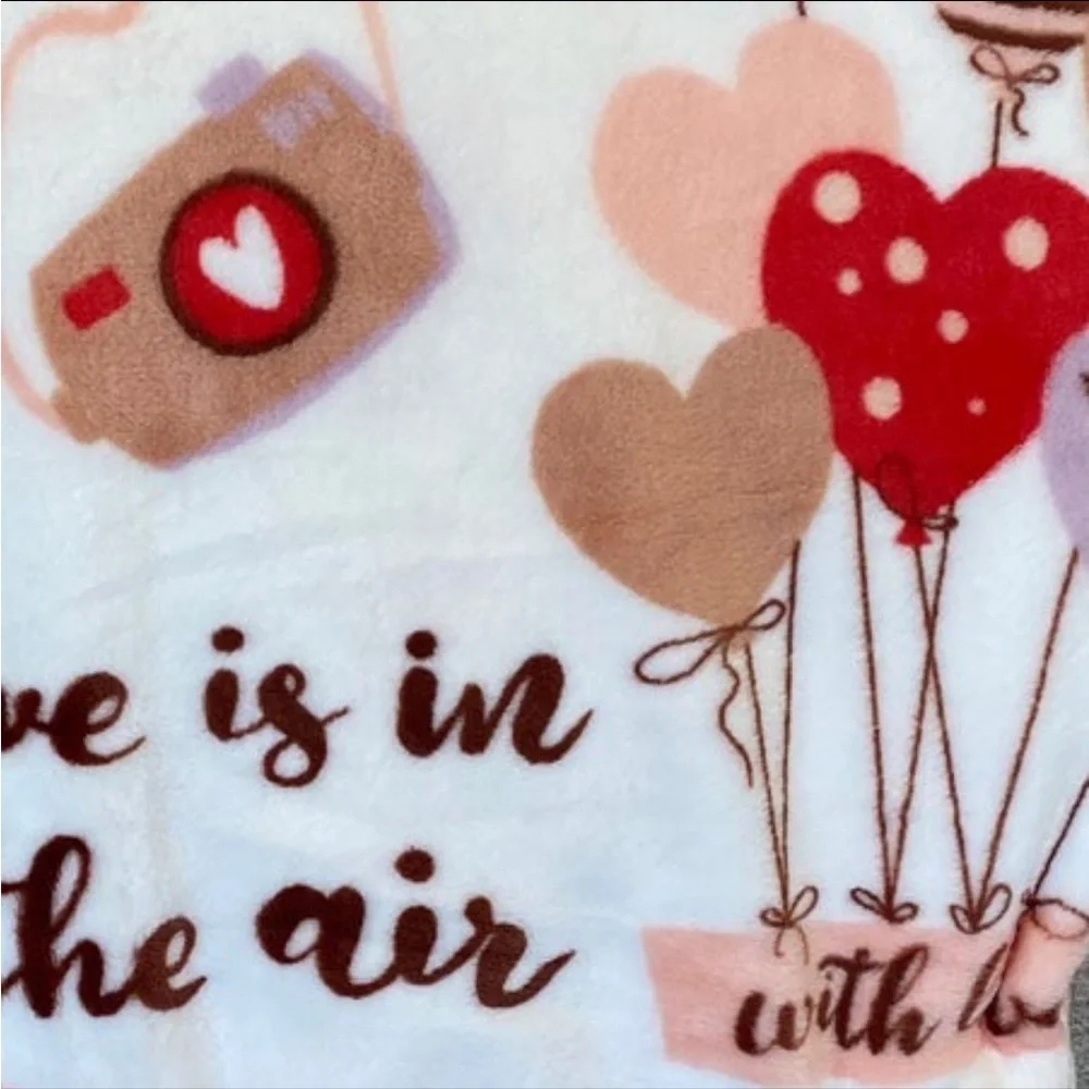 Valentine’s Day Love is in the Air Heart Balloons Decorative Throw Blanket